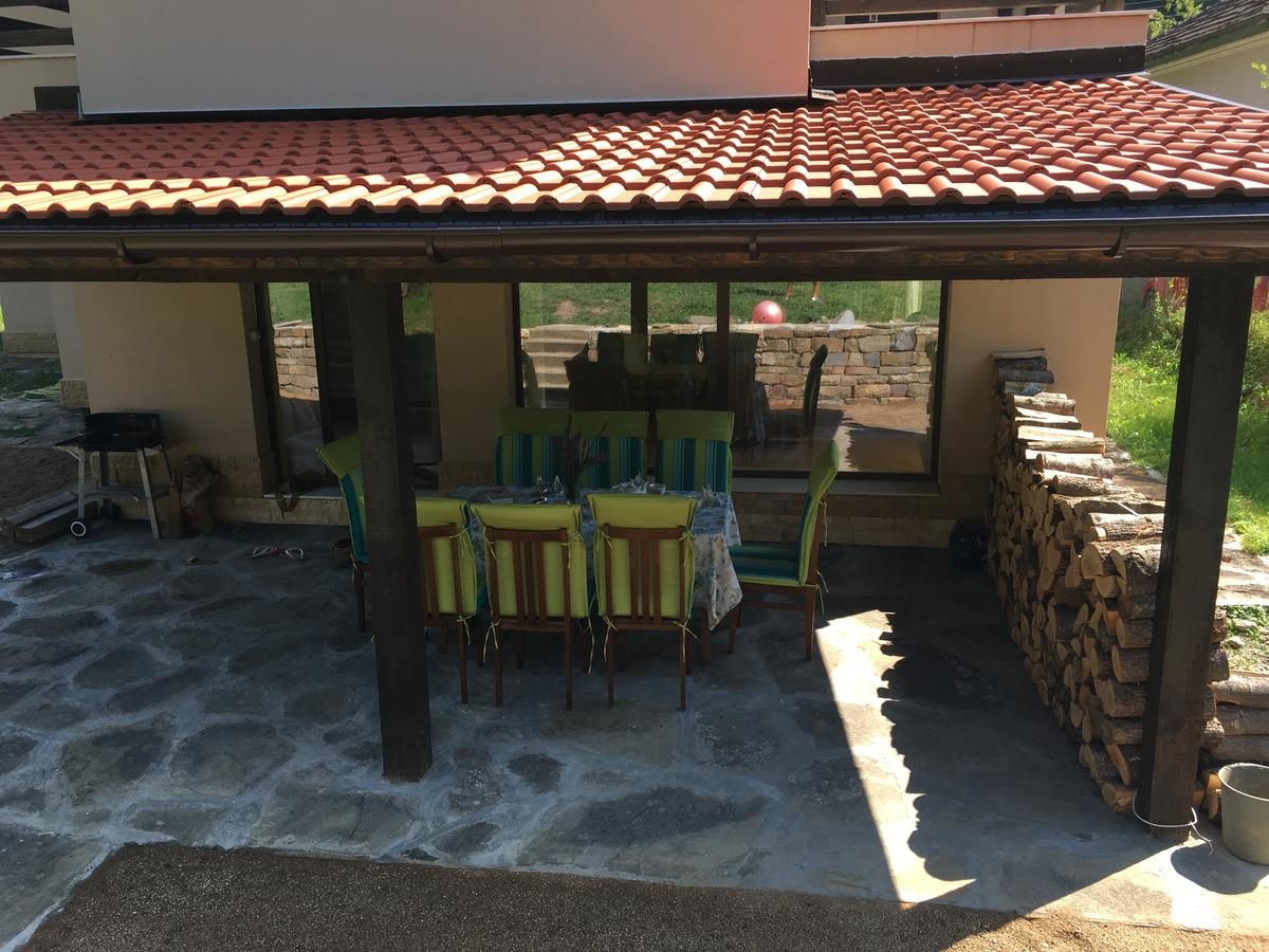 Гостевой дом Zlatina Guest House Lŭga-39